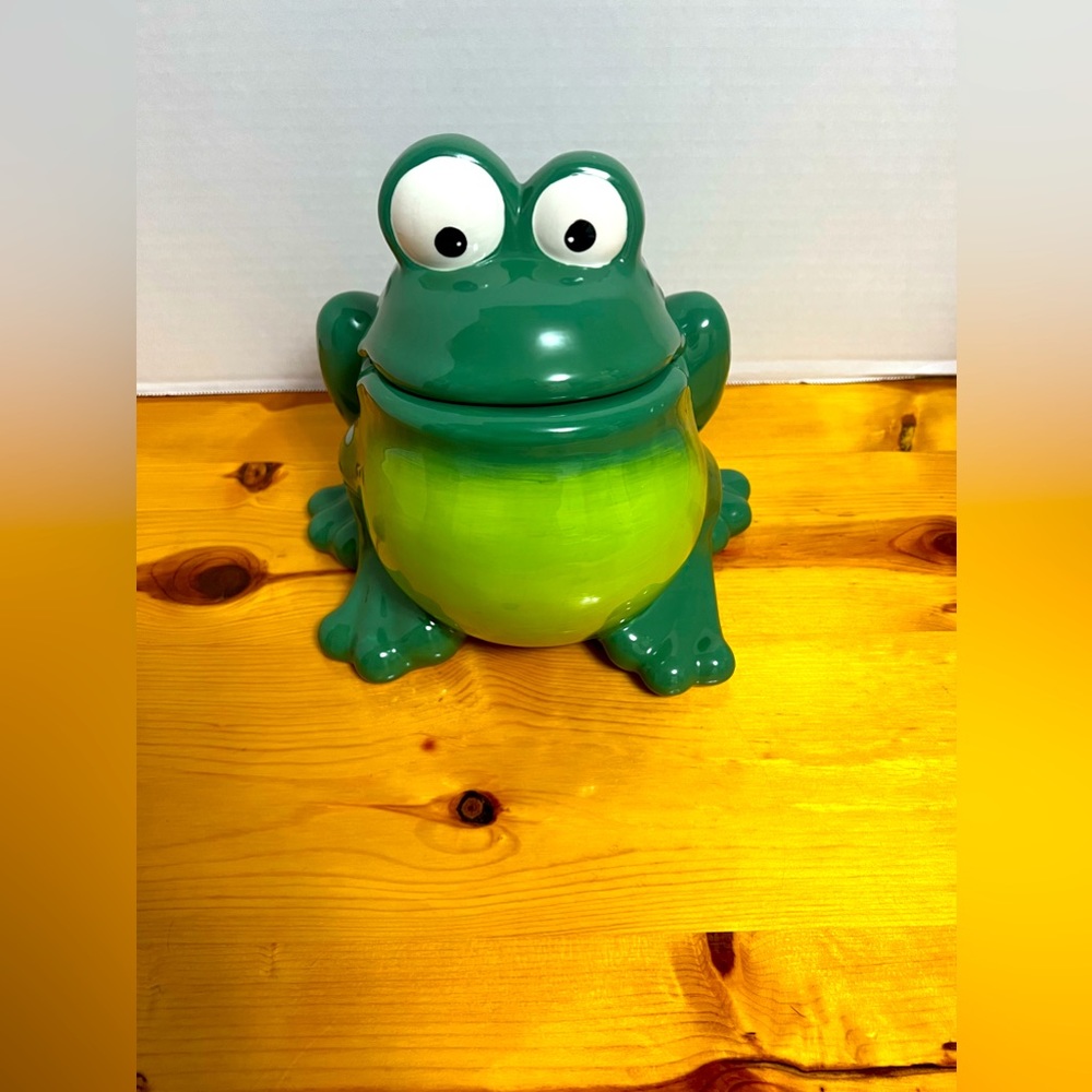 Vintage Adorable Green Frog COOKIE JAR